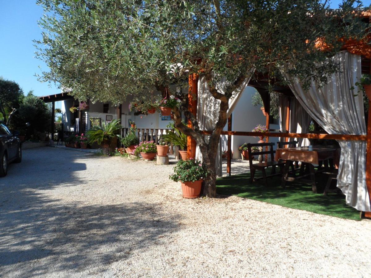 B&B Il Palombaro Уджано-ла-К'єза Екстер'єр фото